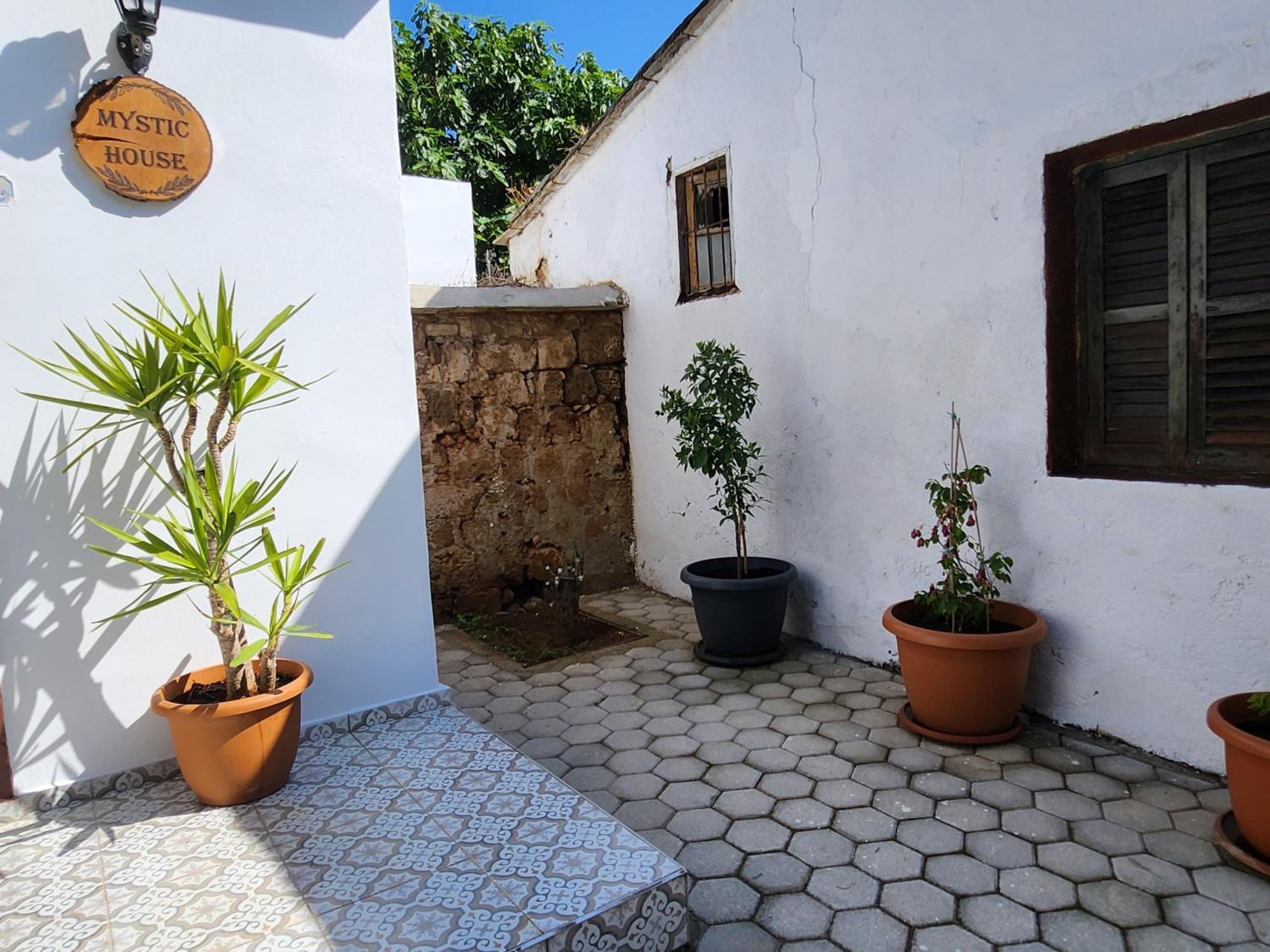 Mystic Guest House Famagusta 法马古斯塔 外观 照片